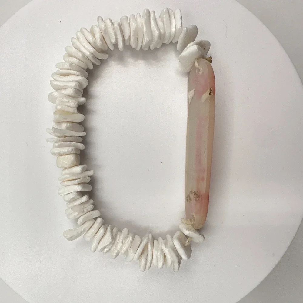 Vintage 90s‎ Hawaii Shell Heishe Bead Stretch Bracelet White Red Sea Turtle Honu
